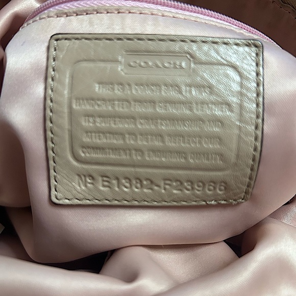 COACH🩷 Ashley gathered leather satchel. - Picture 2 of 9